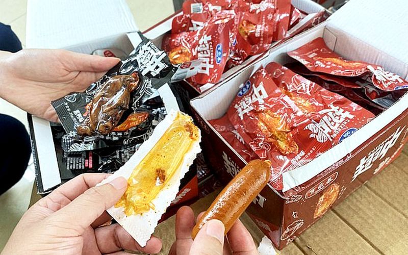mua tại các cửa hàng chuyên bán hàng nội địa trung