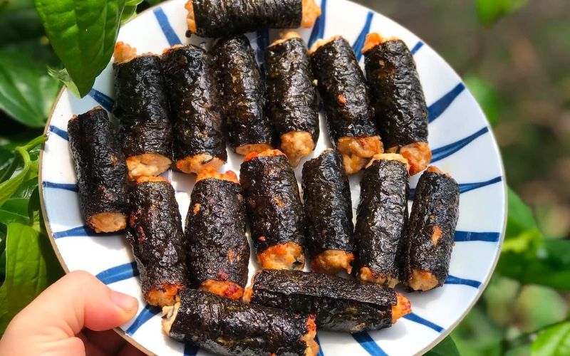 Rong biển cuộn cay giòn